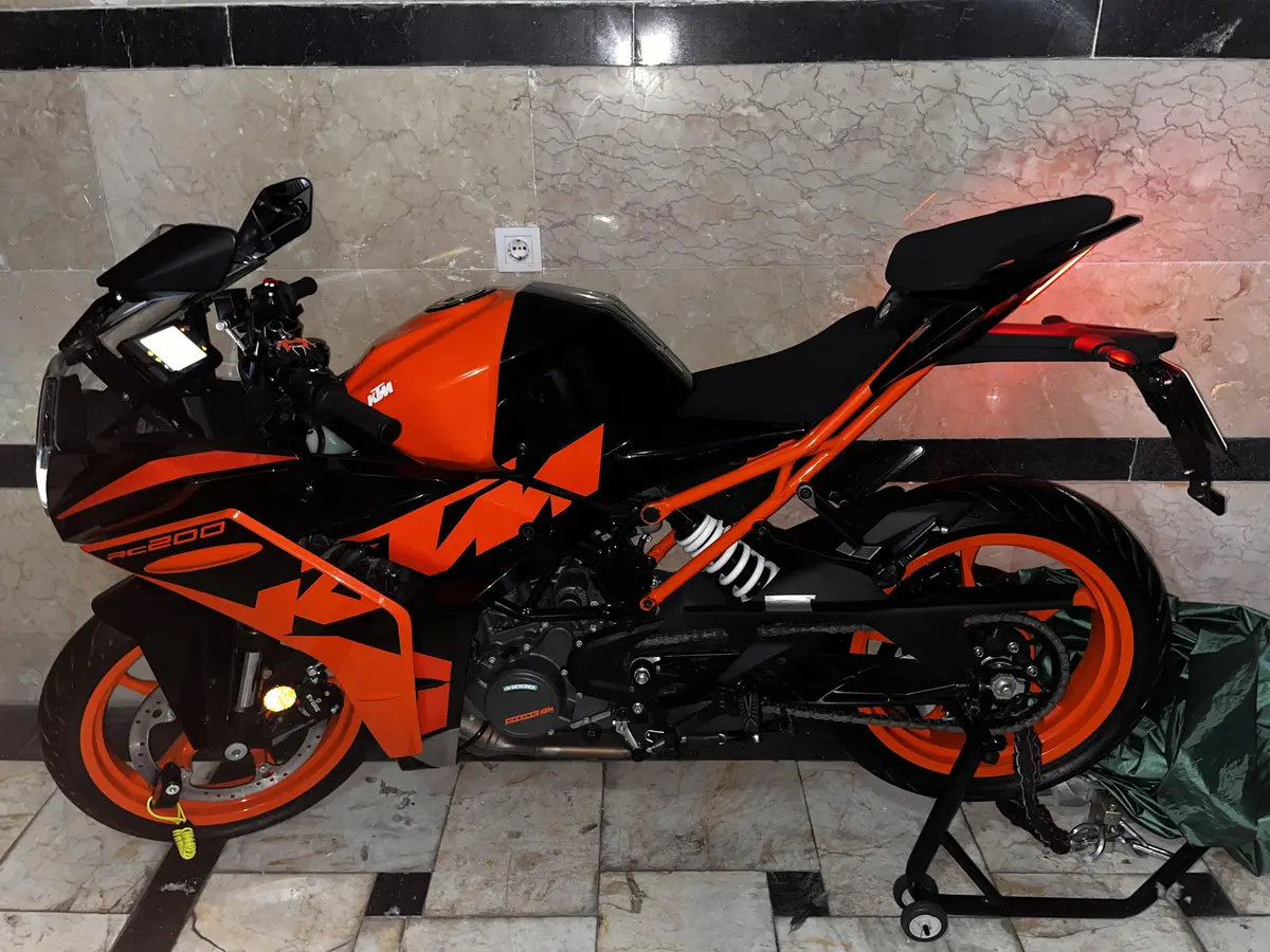 کی تی ام،  RC200 ABS