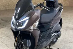 اس وای ام، گلکسی J 200