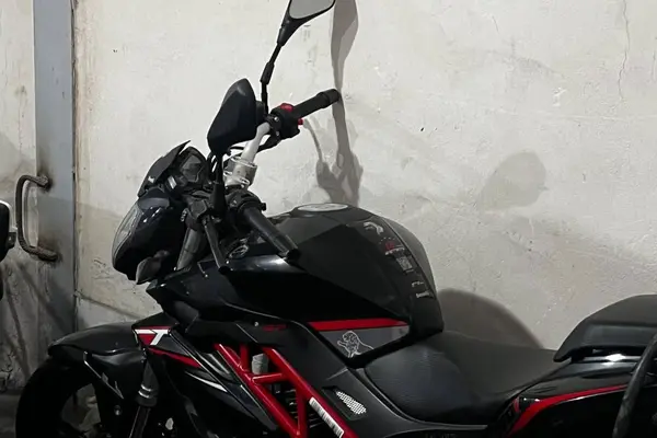 بنلی  TNT 150