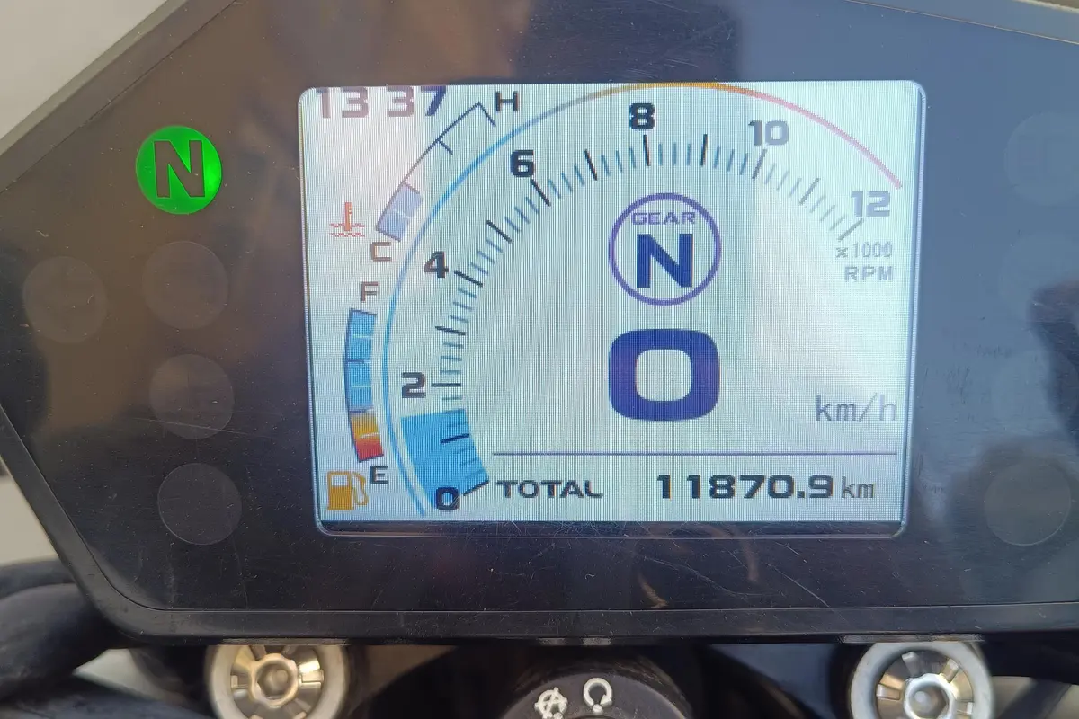 بنلی،  TNT 300