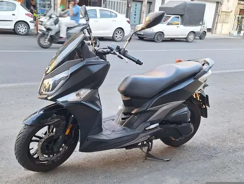 اس وای ام، گلکسی J 200