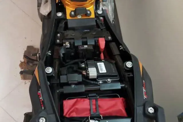 بنلی،  RACE 300