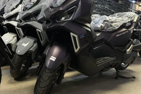 اس وای ام ADV 175