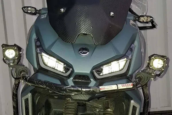 اس وای ام  ADV 175