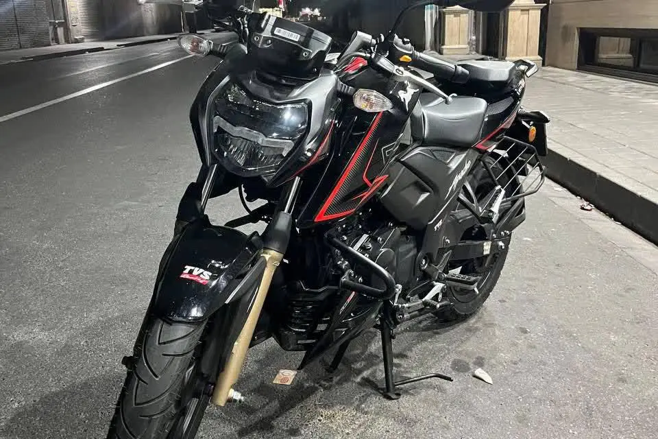 تی وی اس،  آپاچی 200