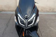 اس وای ام، گلکسی J 200