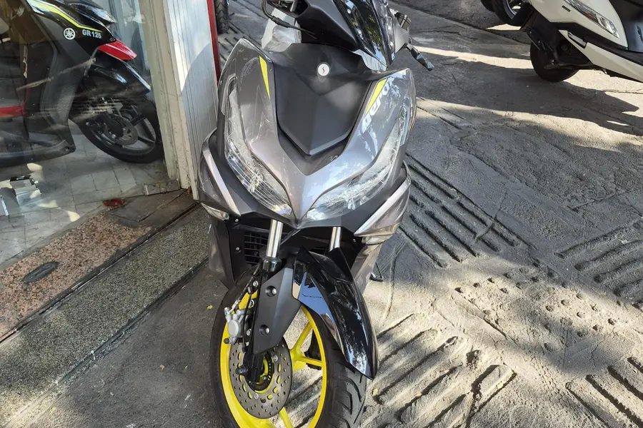 سالار گستر، های کلیک