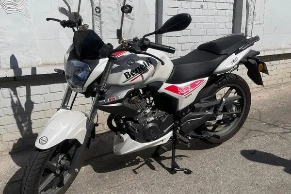 بنلی  TNT 150