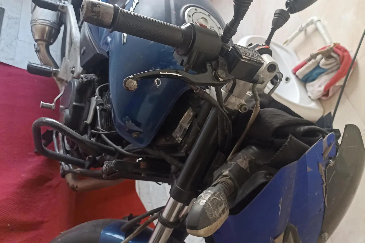باجاج،  پالس 220