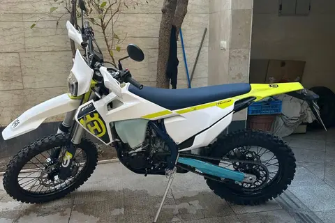 جهان همتا، فلات تریل 250