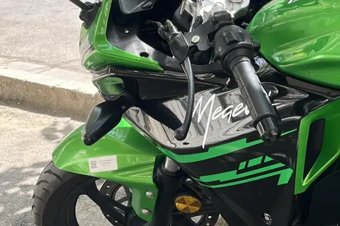 کویر موتور، مگلی 200
