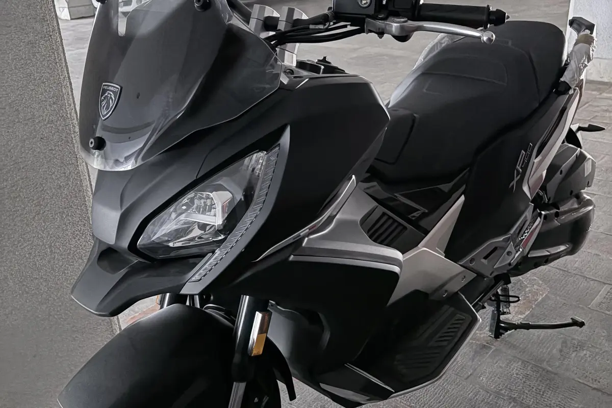 پژو،  XP 400