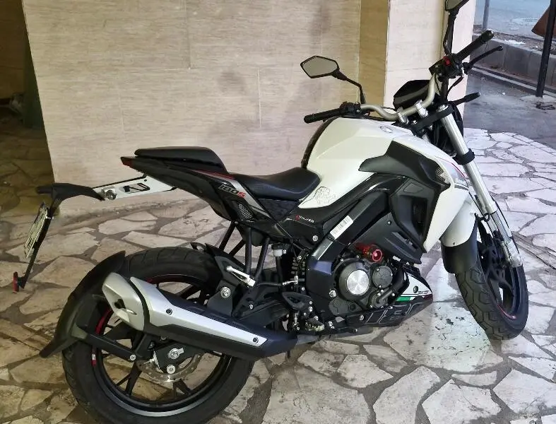 بنلی،  TNT 180S