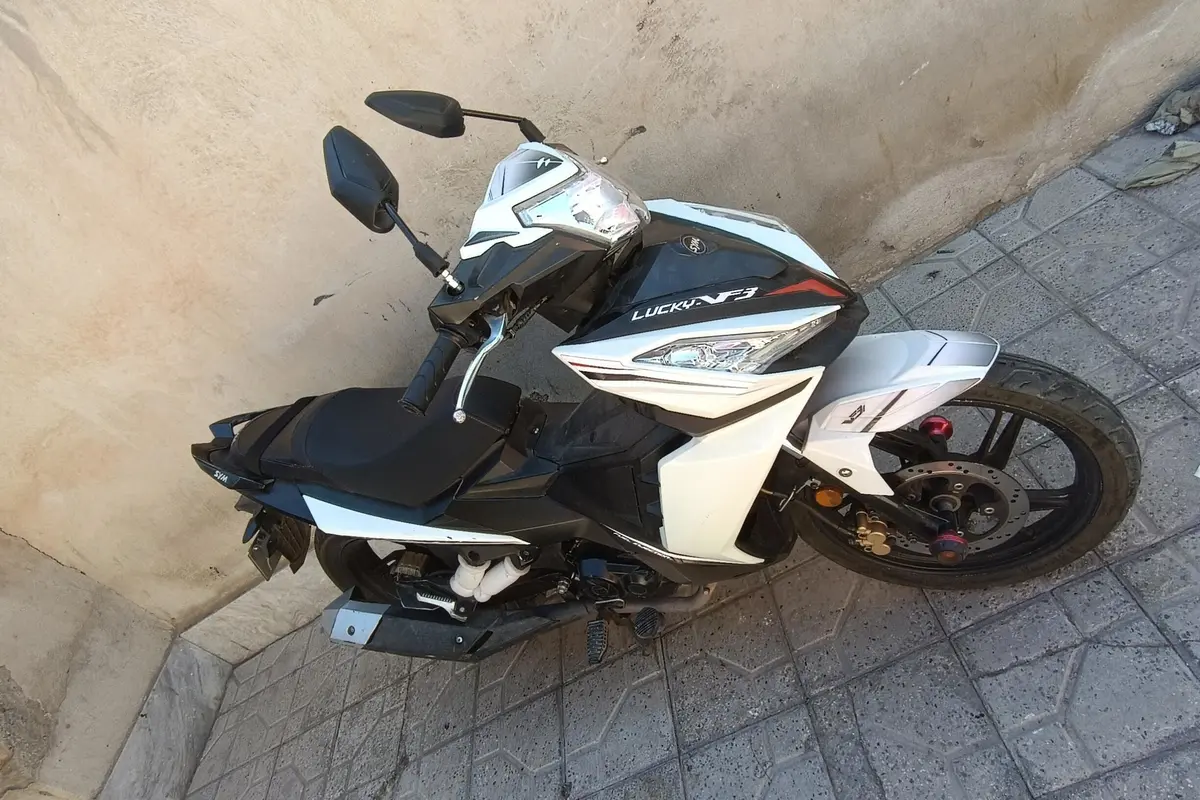 اس وای ام،  لاکی BX185