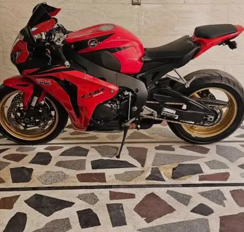 هوندا، CBR 1000
