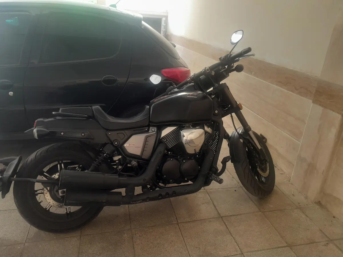 همراه سیکلت،  V-BOB 250 (طرح هارلی)