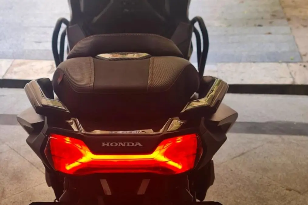 هوندا،  ADV 160