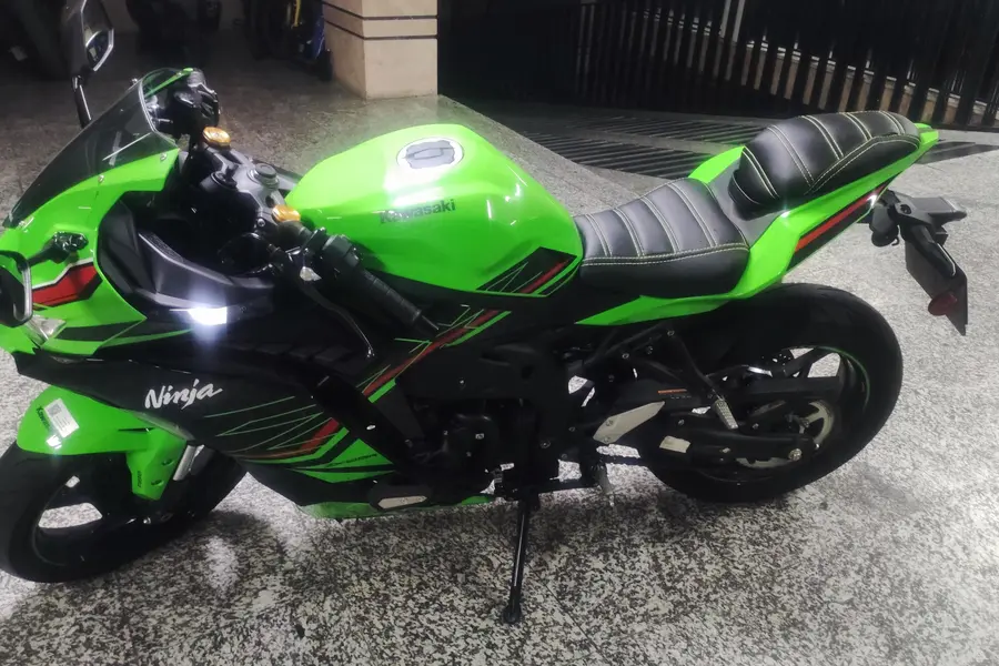 کاوازاکی، نینجا ZX-25R