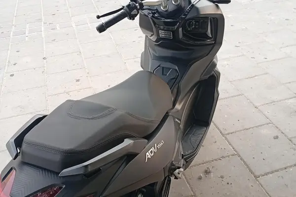 همراه سیکلت  ADV 150
