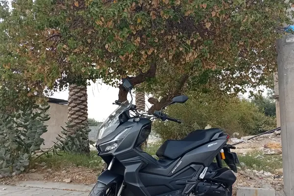 همراه سیکلت  ADV 150