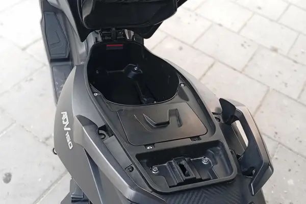 همراه سیکلت  ADV 150