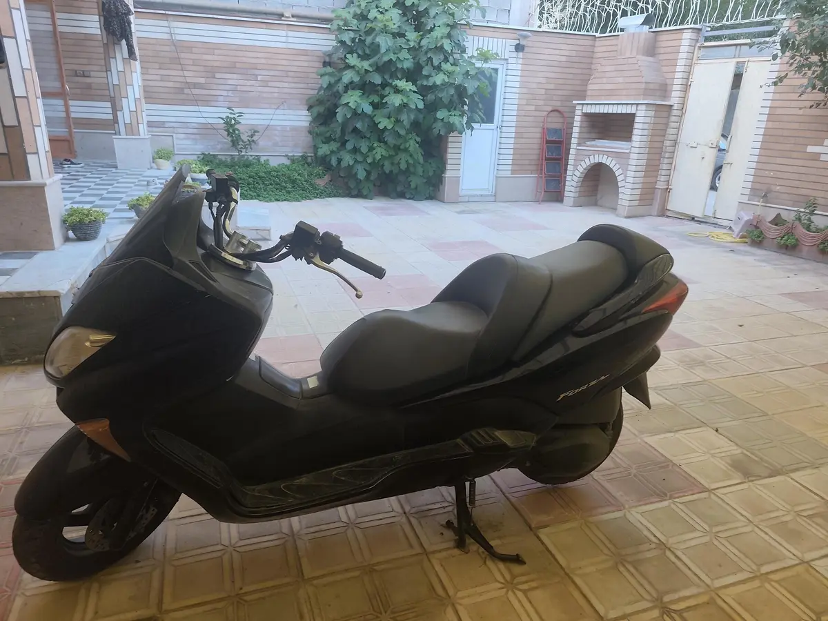 هوندا،  فورزا 250