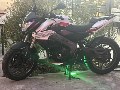 باجاج، پالس 200NS