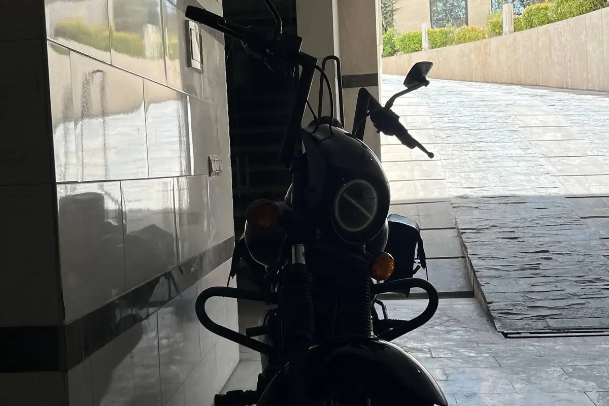 باجاج،  اونجر 220