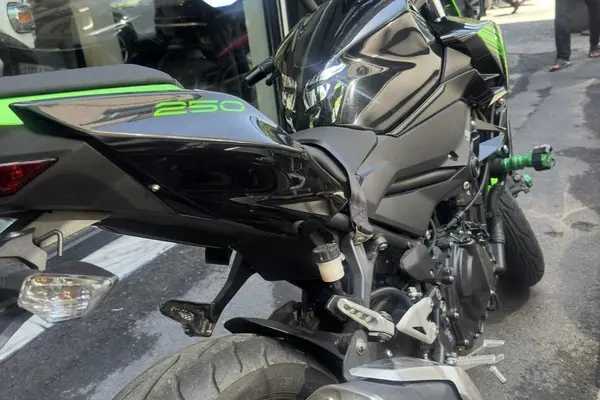 کاوازاکی  Z250