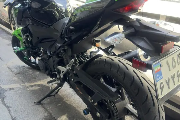 کاوازاکی  Z250