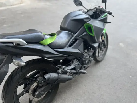 مگلی، 200R