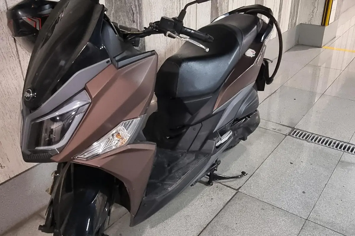 اس وای ام،  گلکسی J 200