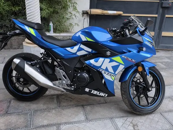 سوزوکی  GSX 250 R