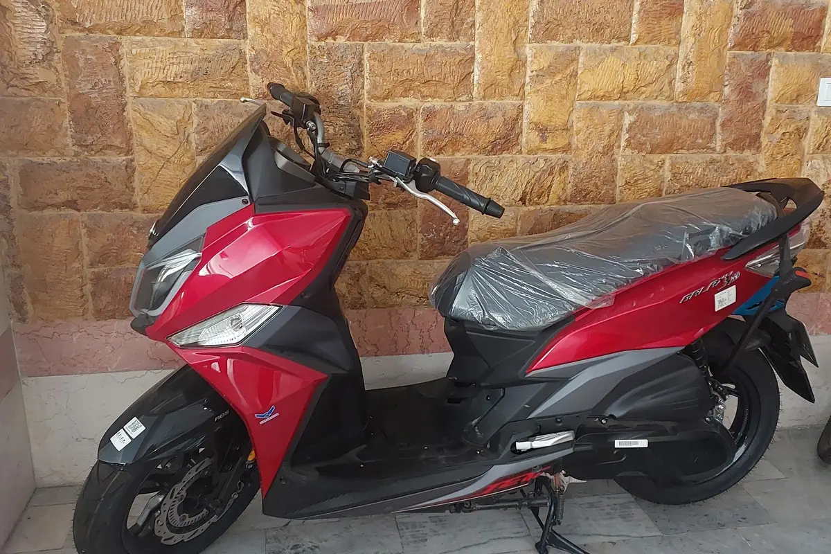 اس وای ام،  200