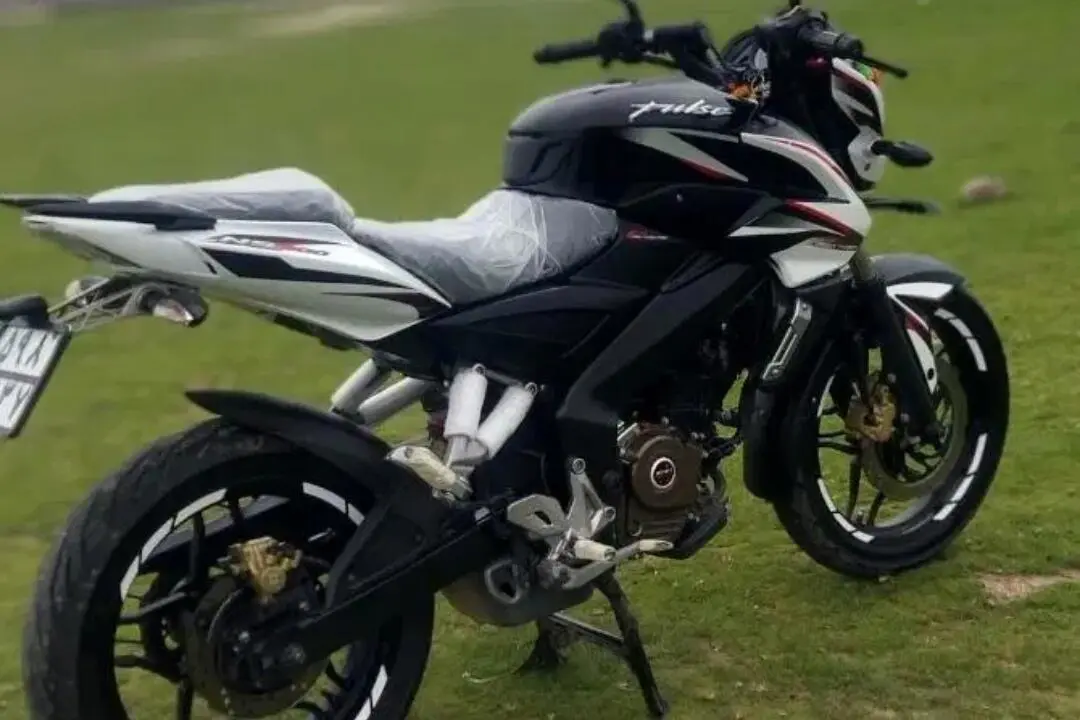 باجاج،  پالس 200NS