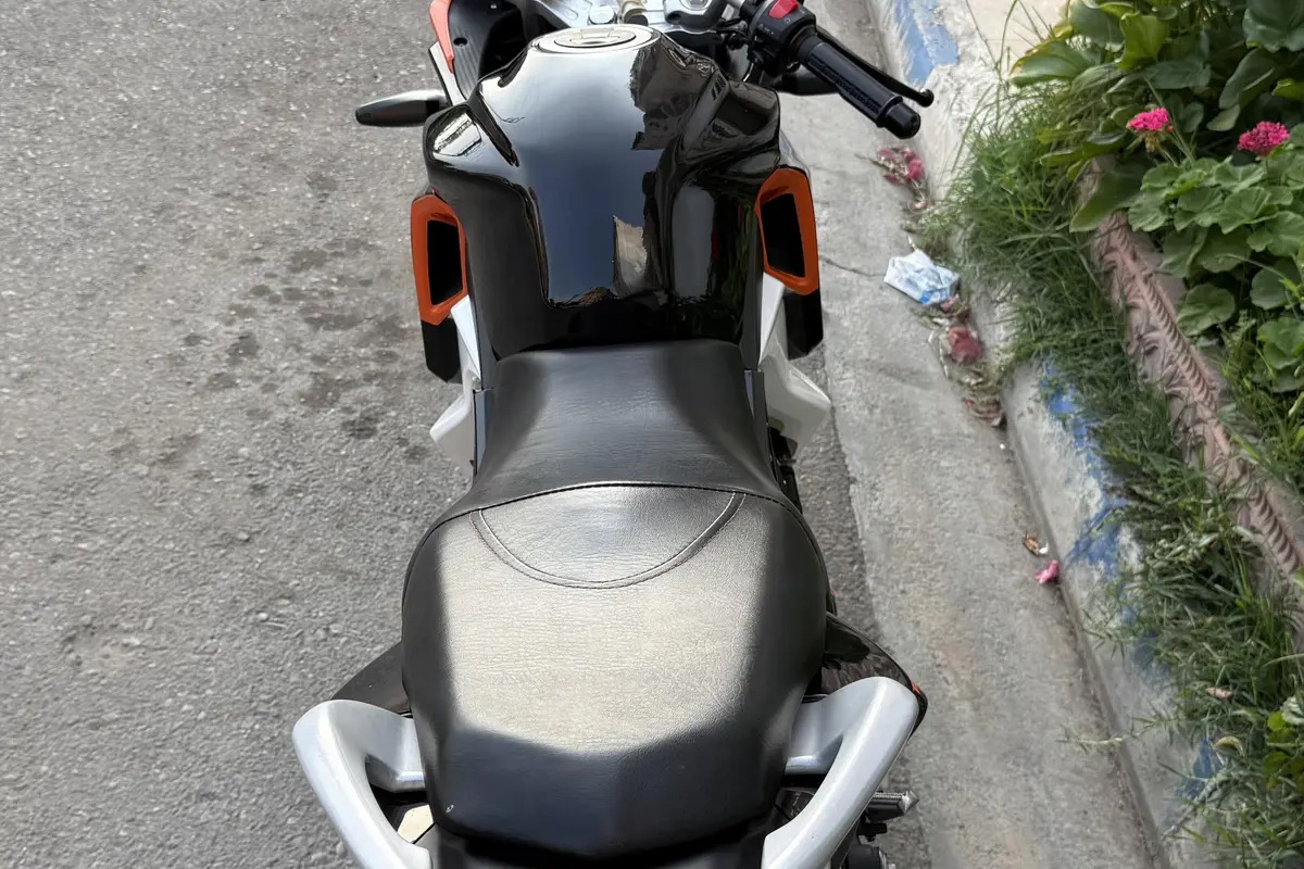 مگلی،  200R