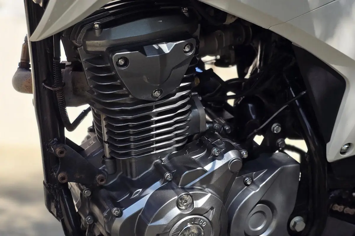 جهان همتا،  فلات CRF200