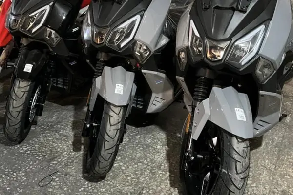 اس وای ام  JR300