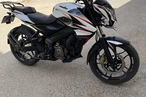 باجاج، پالس 200NS