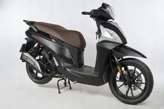 اس وای ام، لاکی 200