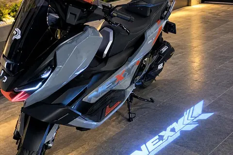 کی وی، X180