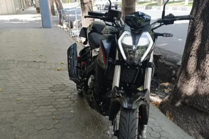 بنلی،  TNT 180S