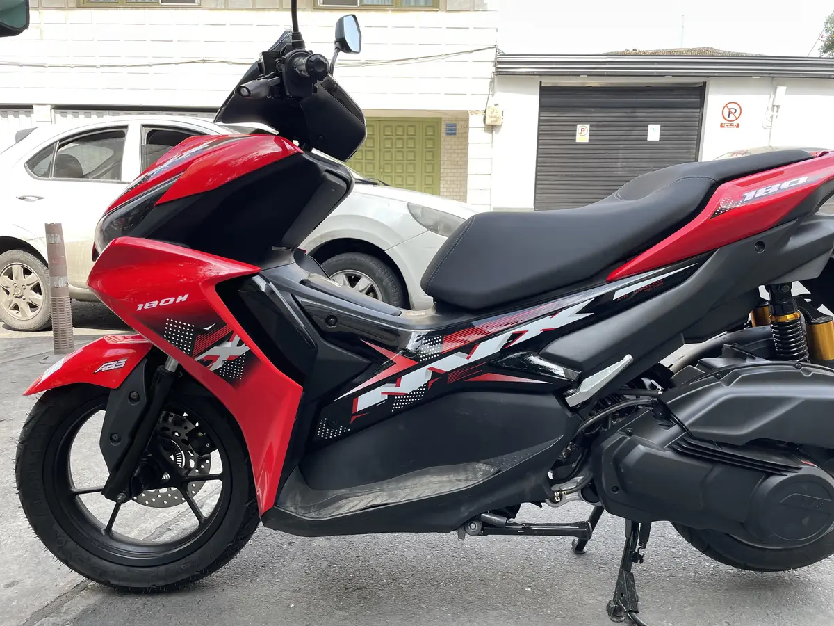 کبیر موتور،  NVX 180