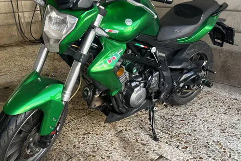 بنلی، TNT 300