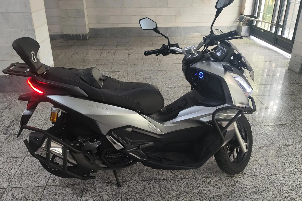 جهان همتا،  همتاز ADV160