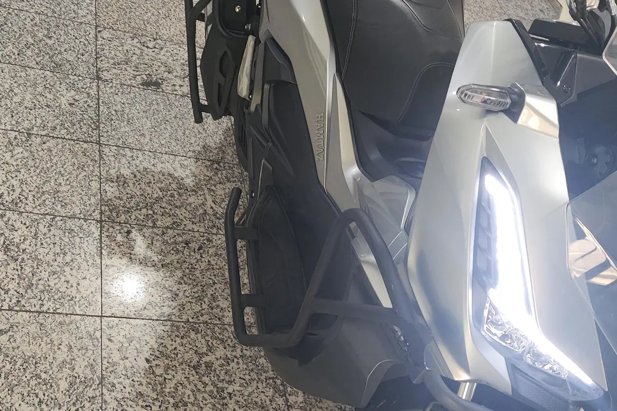 جهان همتا،  همتاز ADV160