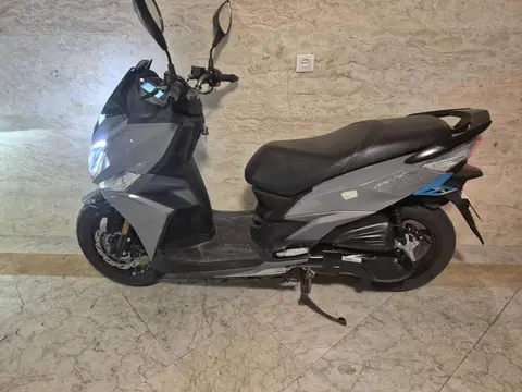 اس وای ام، گلکسی J 200