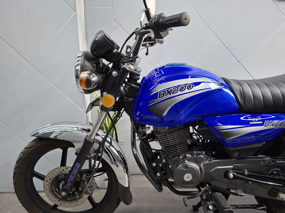 نیرو موتور شیراز،  بوکسر BX 200