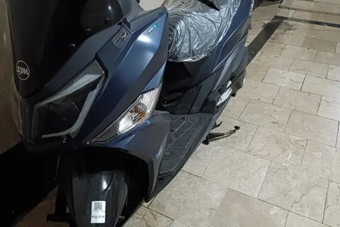 اس وای ام، گلکسی J 200