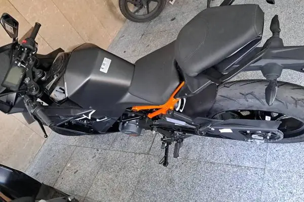 کی تی ام  RC200 ABS